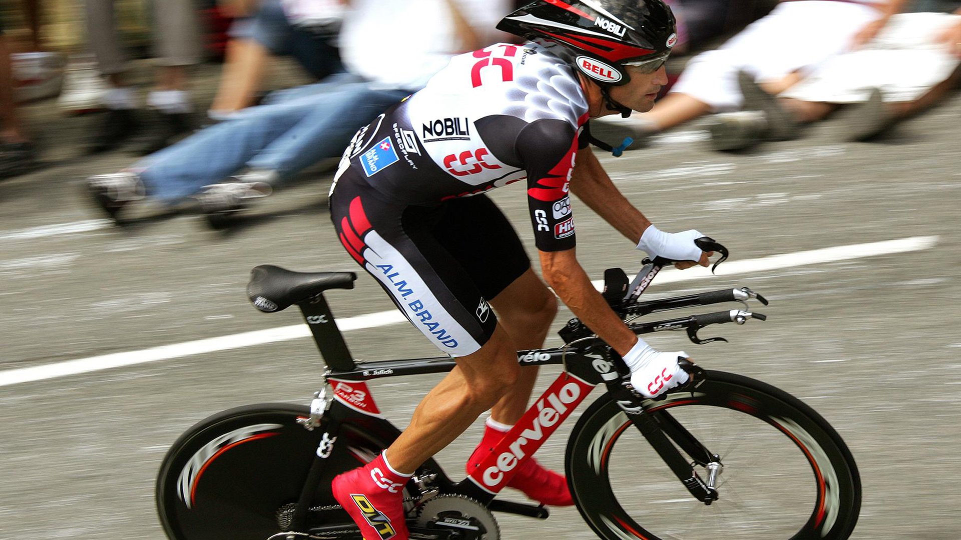 “安赫尔·巴尔博萨的突破与配合技术,帮助美洲狮队发挥战术优势”